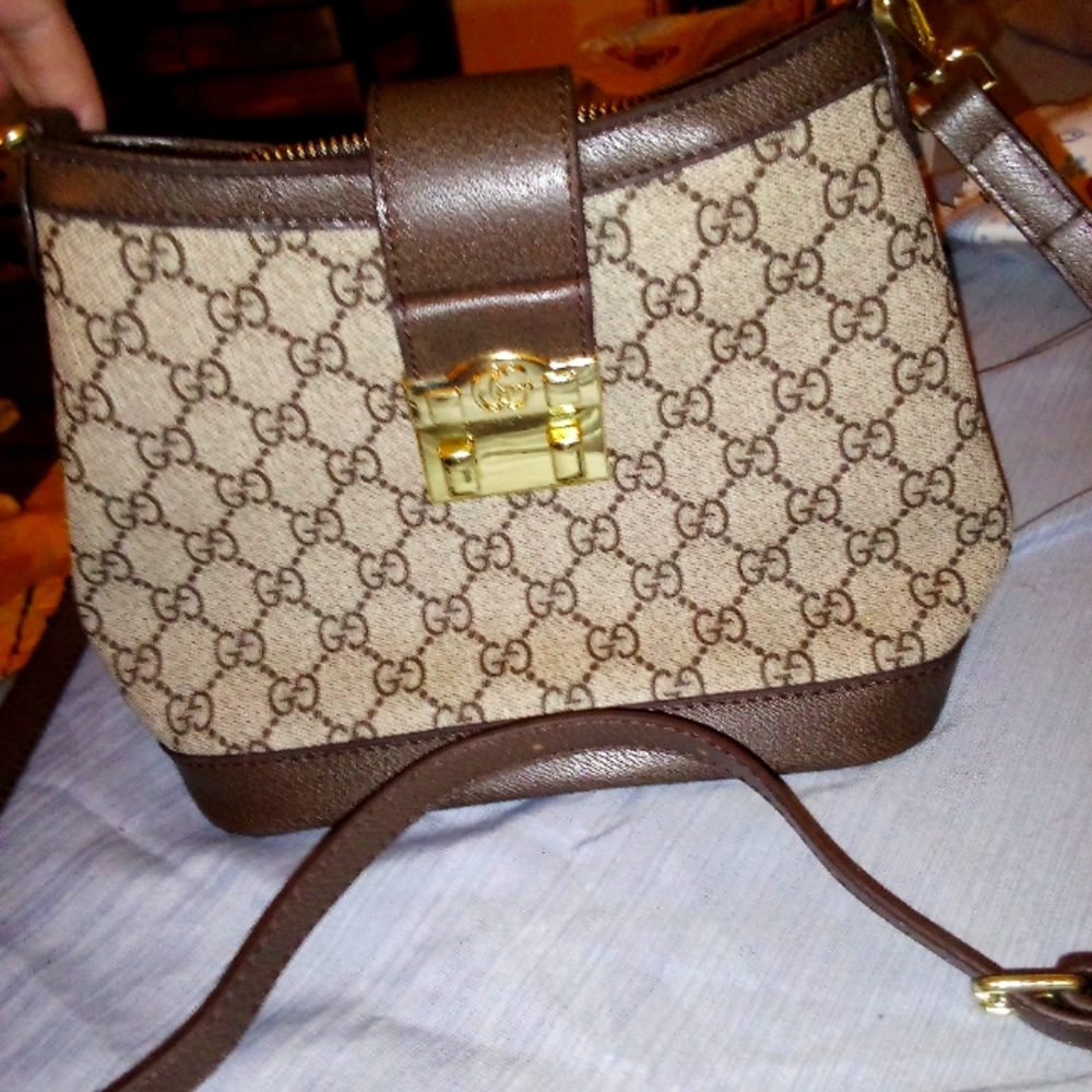 Gucci mini purse very cute